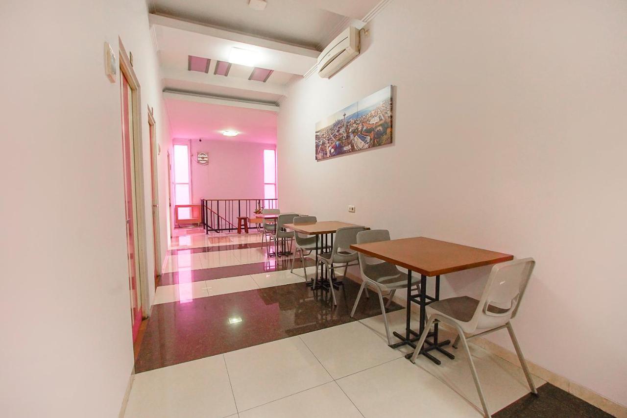 Urbanview Hotel Fiffa Kauman Malang Exteriér fotografie
